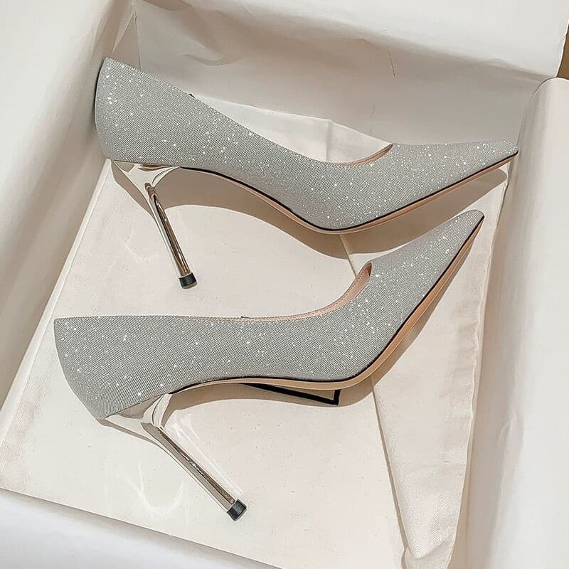 Sapatos de noiva prateados de salto alto para mulheres, salto agulha, novos modelos de 2025.