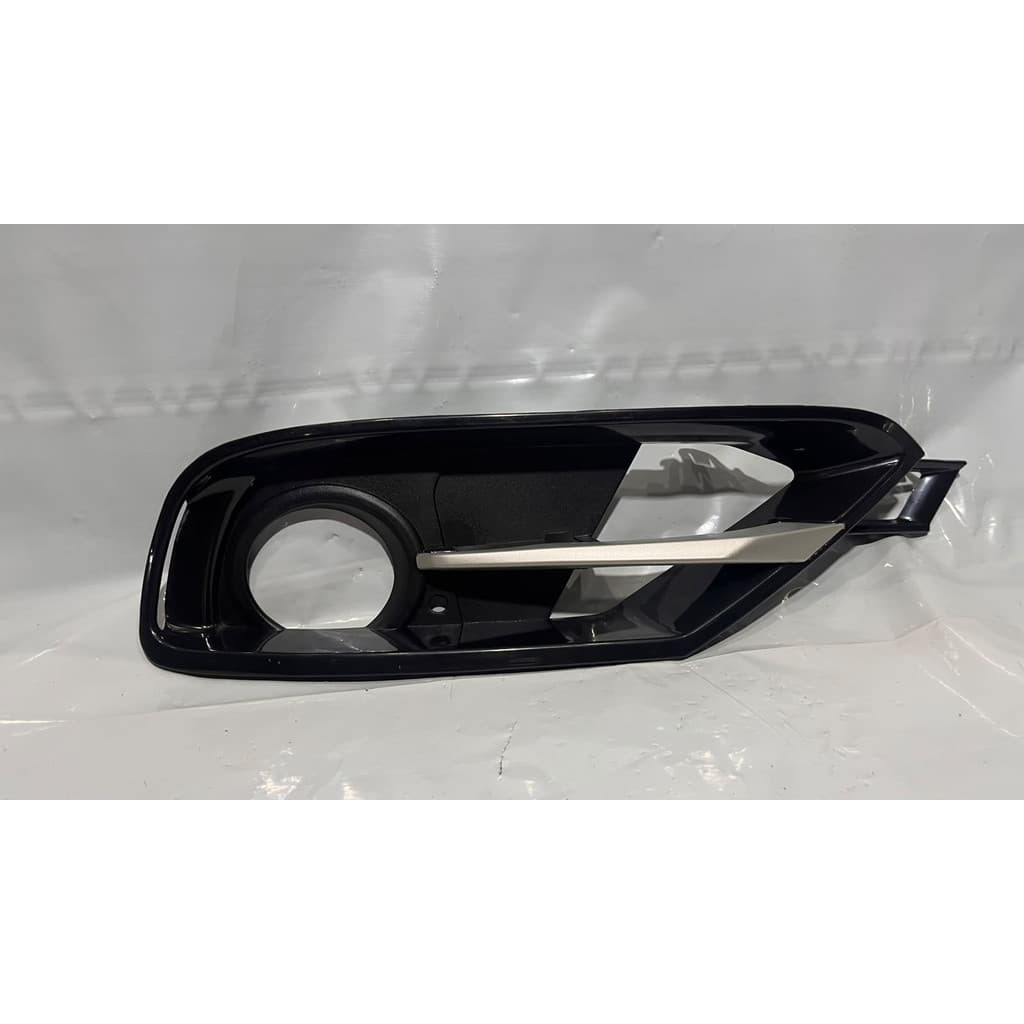 Grade Farol Milha Diant/Le Bmw 320i 328i 2013 2014 2 BMW 320I GRADE DO FAROL DE MILHA DIANTEIRO ESQUERDO BMW 320I
