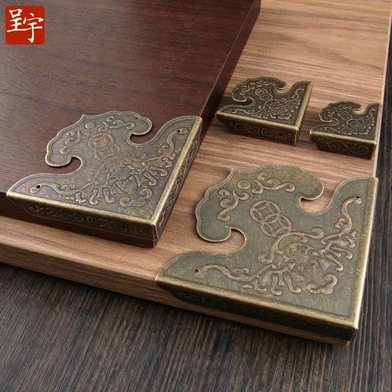 Antigo cobre puro proteção de canto Desktop armário porta decoração borda canto chinês flor latão gravado três pão canto