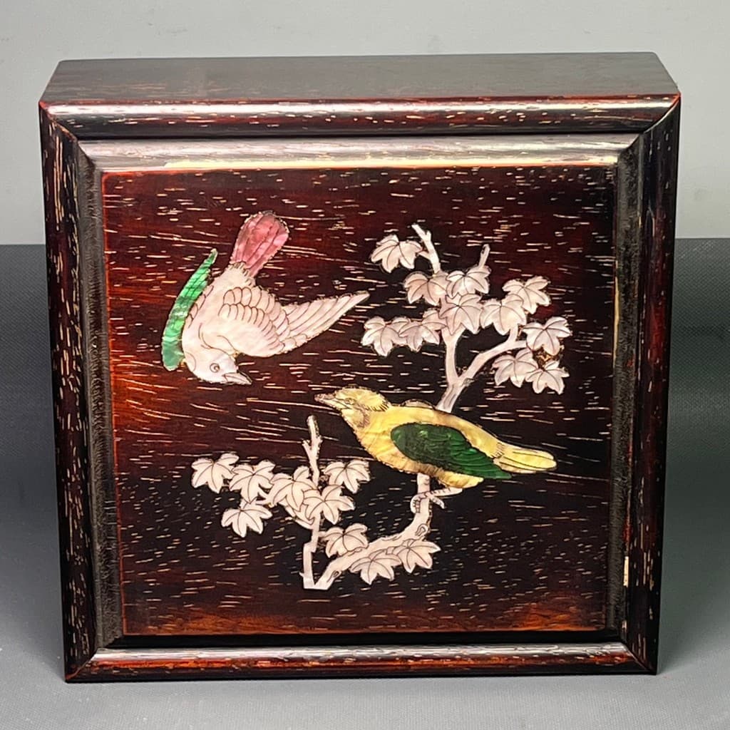 Estilo Retro sândalo incrustado concha flor pássaro quadrado caixa de jóias de madeira chinesa antigo jogar caixa de mad
