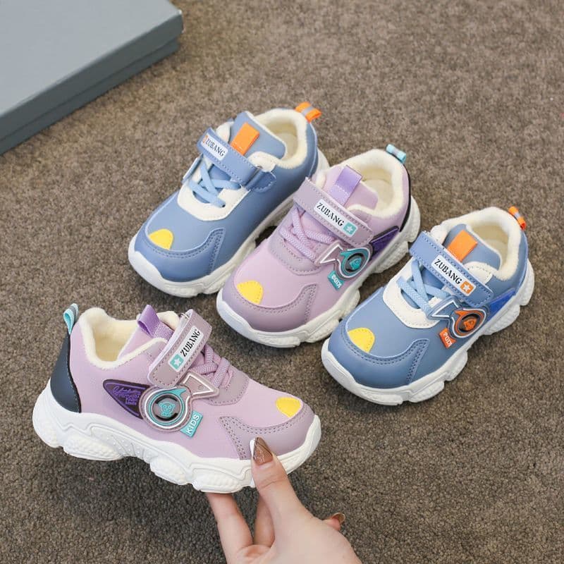 Sapatos infantis de algodão 2025 outono inverno novo estilo sapatos de bebê forro de lã de couro dois sapatos infantis d