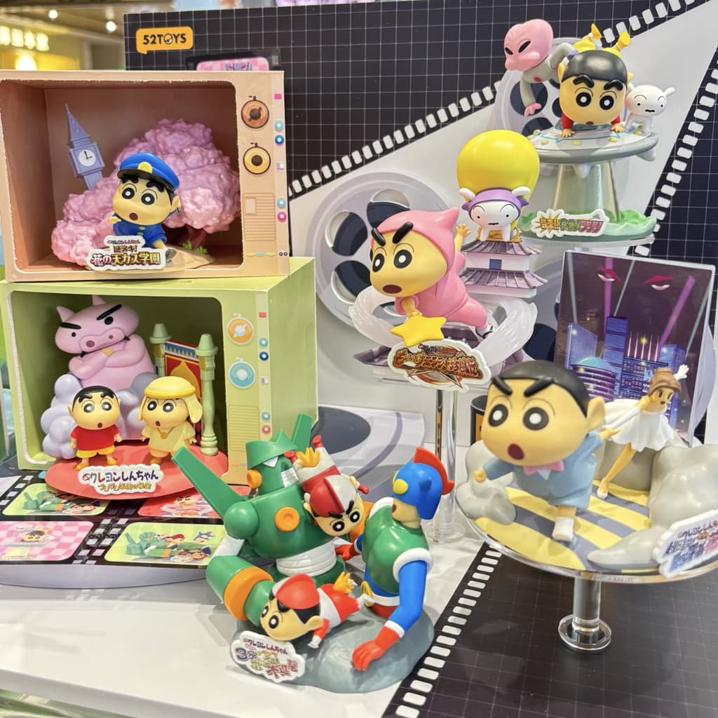 202652Brinquedos Crayon Shin-Chan grande filme cena famosa série mistério caixa figura na moda jogar boneca decoração de