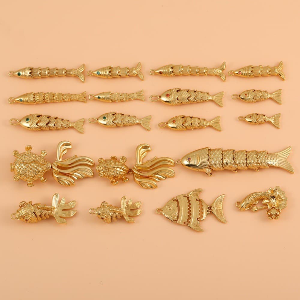 Pingente Elegante de Peixe Koi Balançante, Banhado a Ouro 18k, Pingente de Grande Sucesso com Diamantes Micro Incrustado