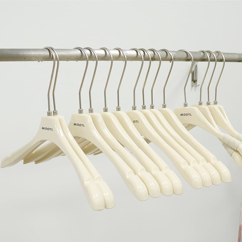 Conjunto de cabides antiderrapantes de acrílico branco leitoso para roupas femininas e infantis, da de roupas espec