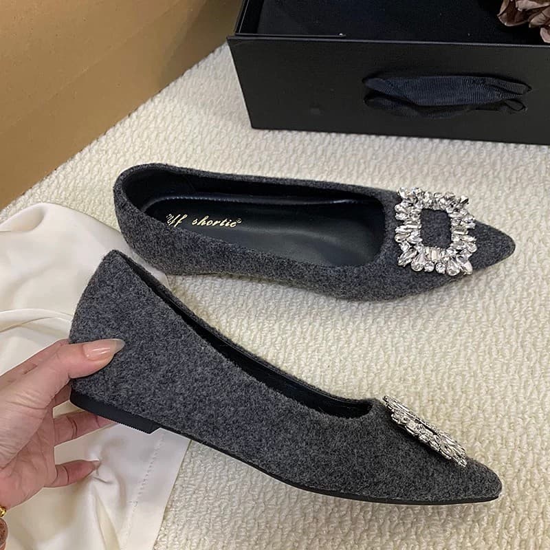 Pequena altura interna 5CM sapatos de dedo apontado feminino 2026 novo estilo cinza strass fivela quadrada Ballet sapato