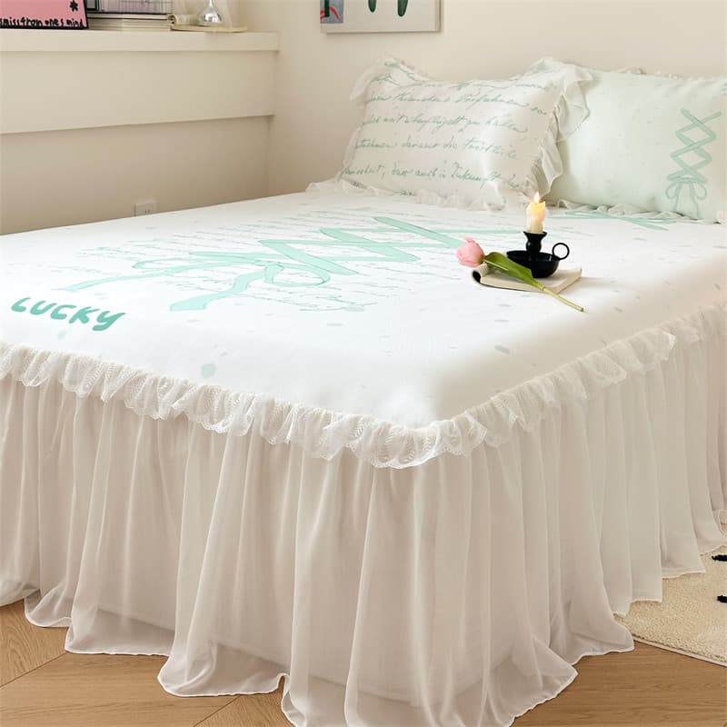 Luz de luxo estilo princesa primavera verão tapete sazonal saia de cama conjunto de três peças verão impresso lençol lav
