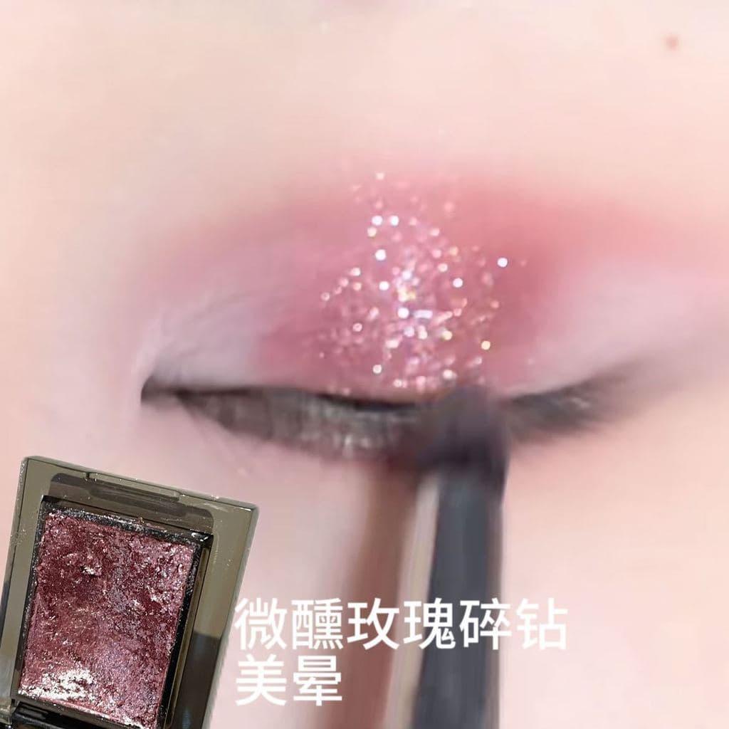 Uma rosa de diamante tão linda que deixa a pessoa sem palavras! Uma vibração de dama sofisticada e elegante, com tons fr