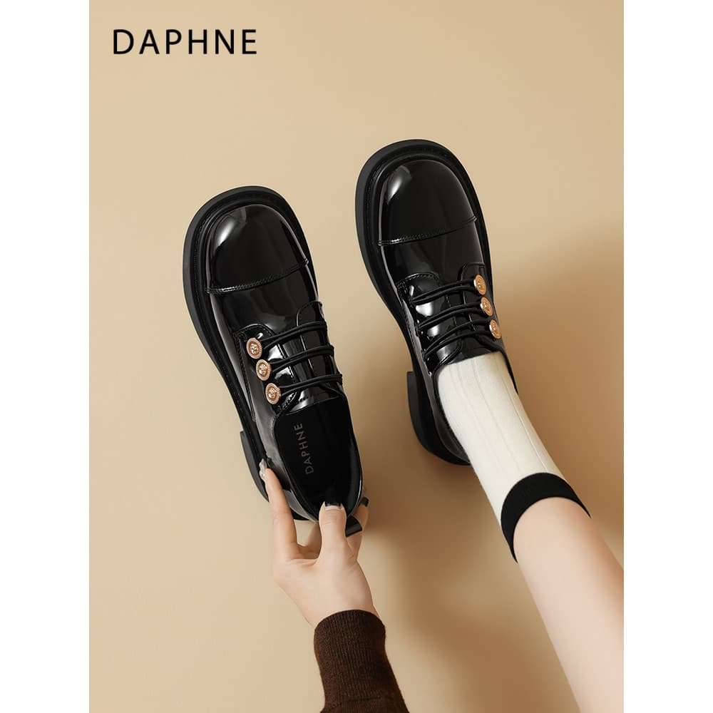 Daphne preto estilo britânico mocassins pequenos sapatos de couro feminino 2026 verão novo estilo sola macia sapatos de