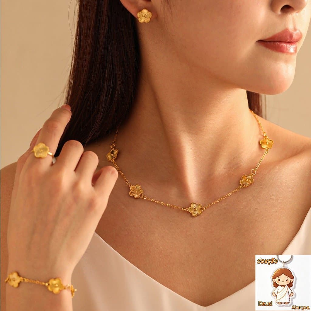 Conjunto de colar, pulseira, brincos, tachas, anel e flor com trevo de cinco folhas da sorte