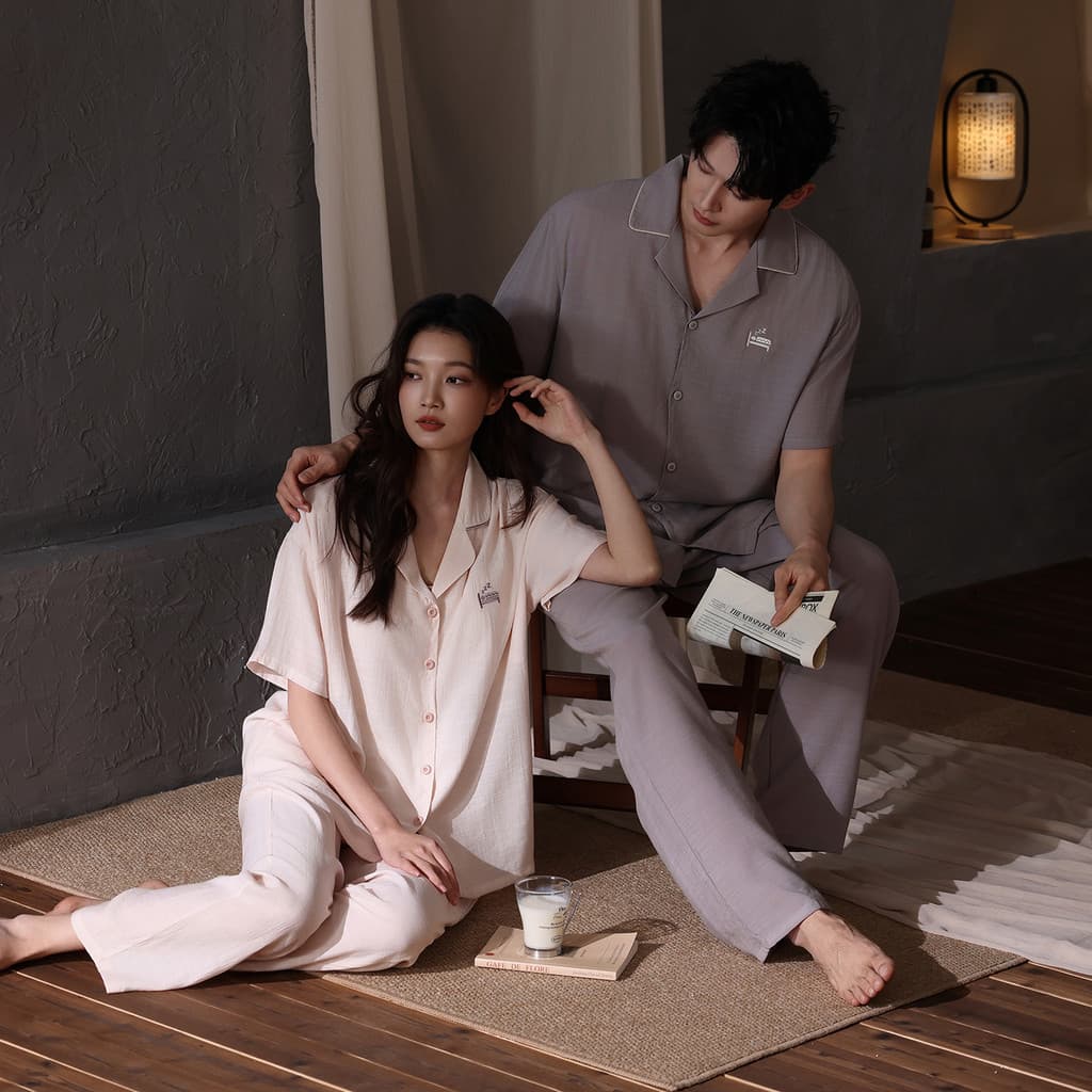 Pijamas de verão 2026 novo produto pijamas feminino casal calças de manga curta pijamas masculinos soltos terno Casual