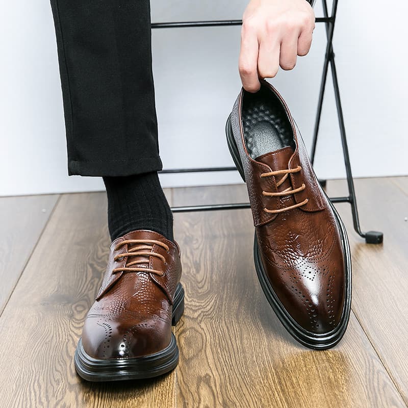 Brock sapatos de couro masculino britânico na moda High-End negócios Formal Wear aumento interno sapatos casuais esculpi