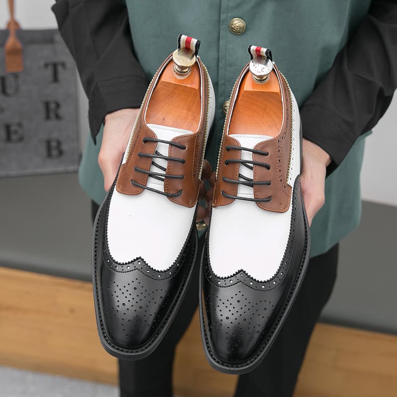 Dedo do pé quadrado sapatos de couro Formal preto branco marrom mostrar noivo sapatos de casamento masculino Casual comé