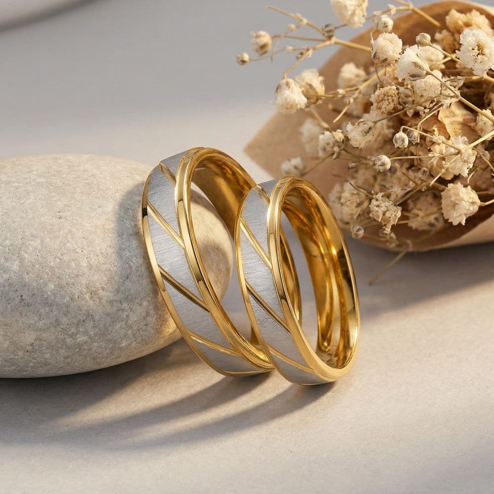 Anel de casal simples e luxuoso com textura mate que não desbota, novo anel de ouro com design moderno para homens e mul