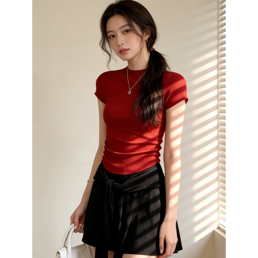 Retro doce estilo picante vermelho de manga curta feminino 2026 primavera verão fino ajuste mais magro olhar nicho Desig