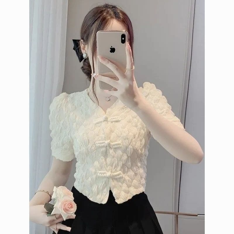 Novo estilo chinês fivela Design com decote em V camisa de manga curta feminina doce picante Casual plissado mais magro