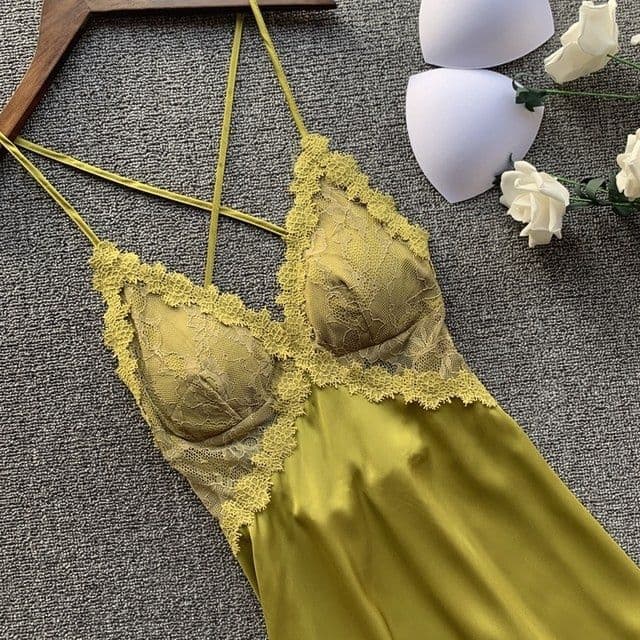 Pijamas femininos finos de seda gelo Halter renda saia de fundo quente saia estilingue com almofada no peito