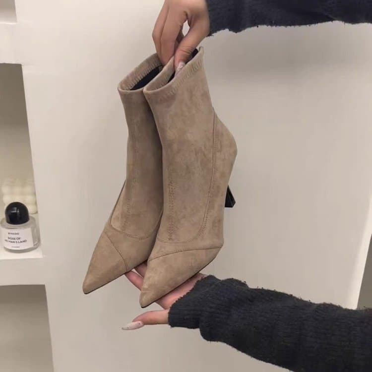 Botas Femininas de Bico Fino em Camurça, Botas Curtas com Zíper Traseiro, Botas de Moda com Salto Alto Estilo Stiletto,