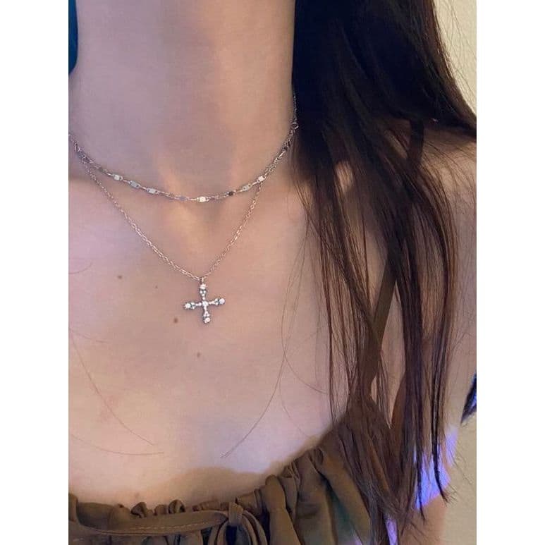 Luz de luxo cruz colar feminino nicho Design cheio diamante dupla camada empilhamento simples estilo legal colar clavícu