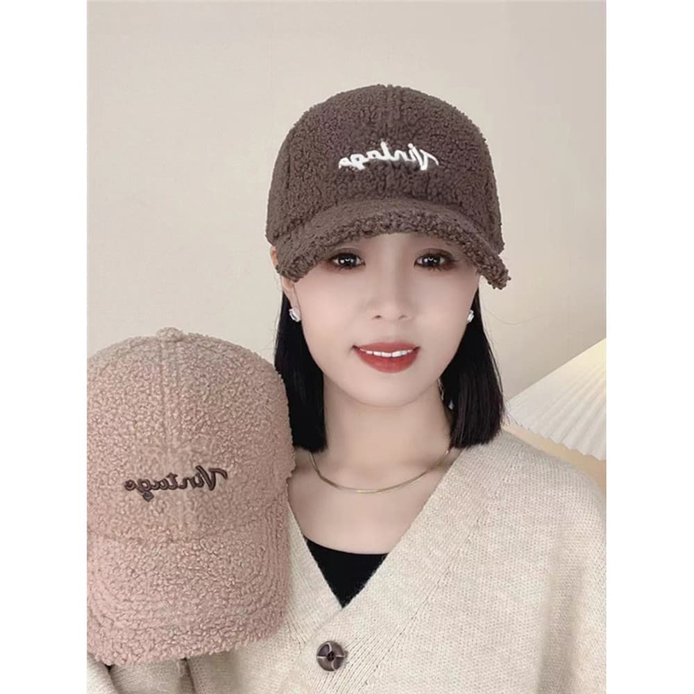 2025 novo estilo boné de beisebol feminino inverno quente moda All-Match chapéu outono inverno peludo boné de pico peque