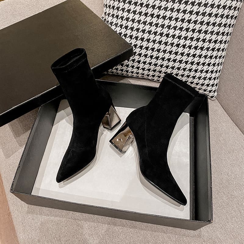 Dilimidi meias botas femininas 2026 estilos inverno apontou Metal salto alto elástico botas finas salto grosso botas cur