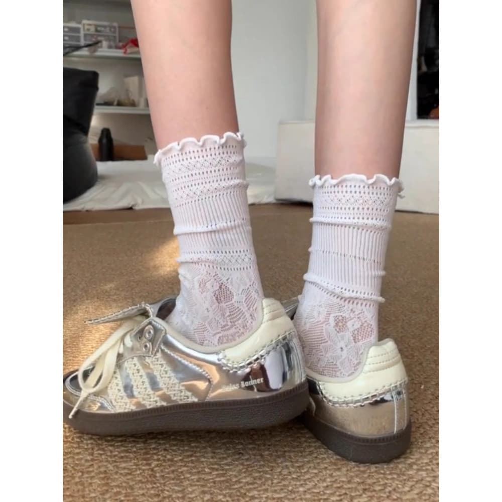 Miu meias de renda oca branca feminina verão renda fina tubo médio jk pilha meias com sapatos de treinamento alemão meia