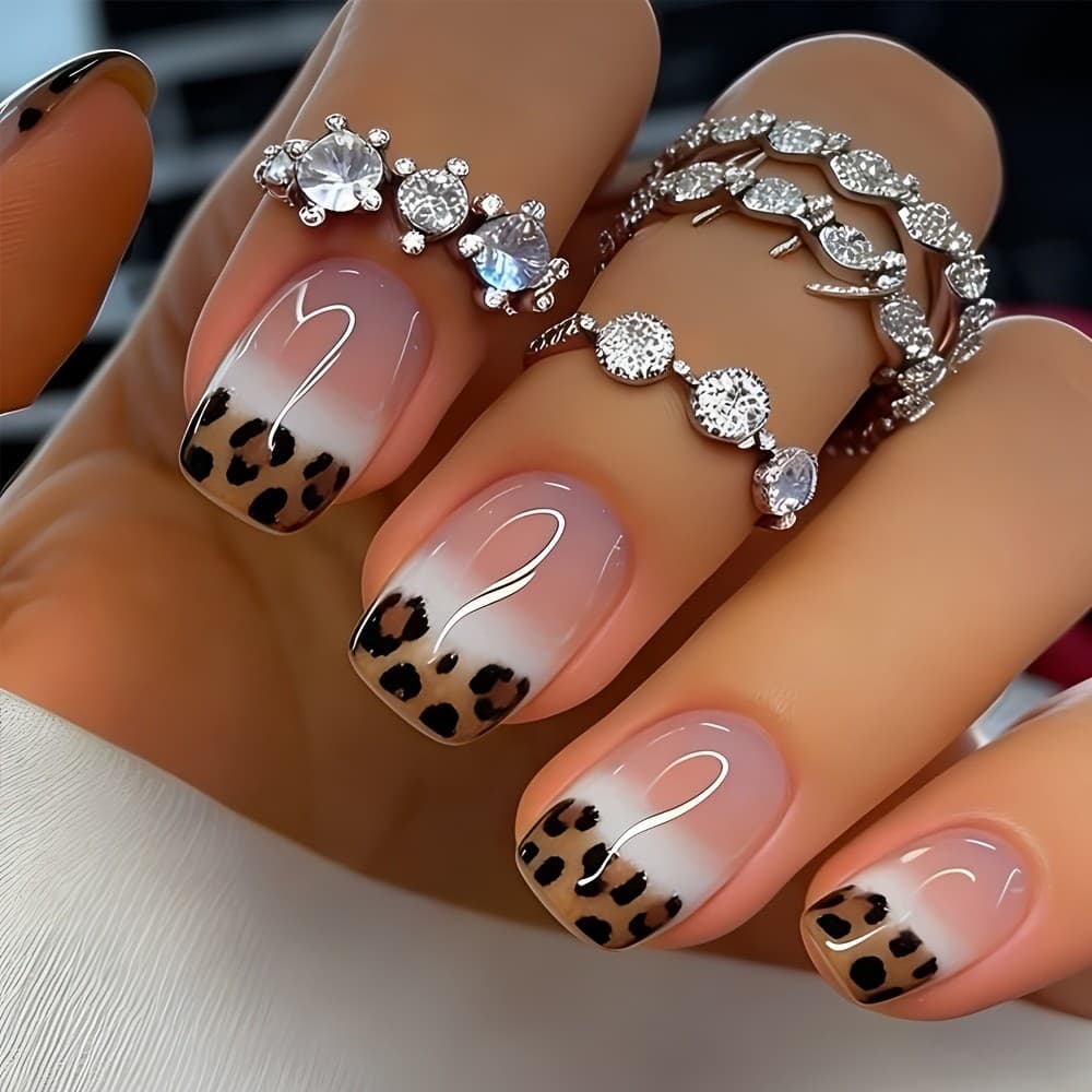 24 peças de unhas falsas curtas quadradas redondas tipo Push, unhas brilhantes, estilo gradiente rosa, padrão de leopard