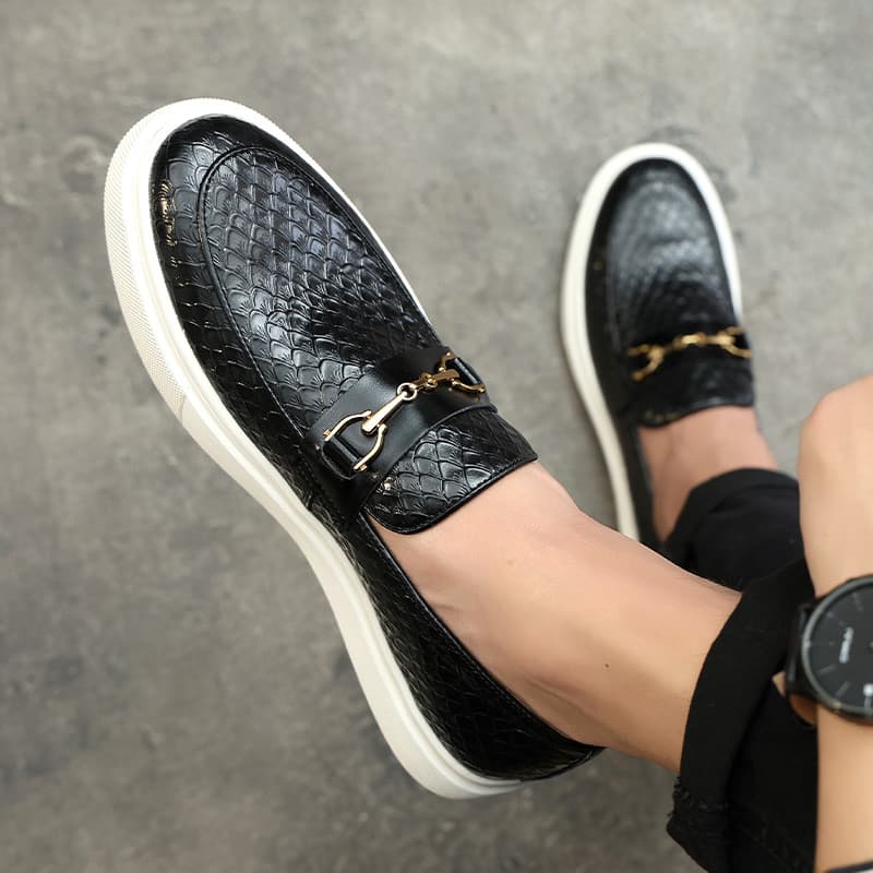 Mocassins masculinos preguiçosos ervilhas sapatos britânicos moda sapatos de couro Retro tênis casuais sapatos masculino
