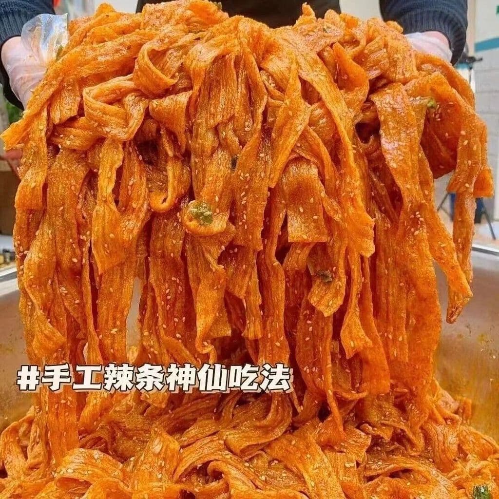 Tiras picantes feitas à mão em estoque pronto para fazer alho temperado picante memórias de infância lanches Drama casua