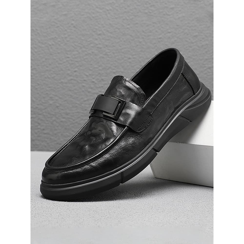 Mocassins masculinos 2026 primavera novo estilo de couro macio deslizamento em sapatos casuais de couro masculino negóci