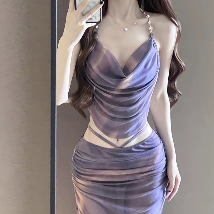 Novo biquíni estilo europeu e americano com decote halter para mulheres, conjunto de três peças com acabamento sofistica