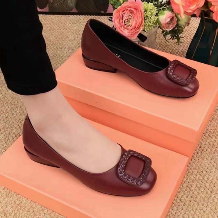 Novo modelo de sapatos de trabalho femininos, salto baixo, borracha, outono, comércio exterior, salto grosso, corte baix