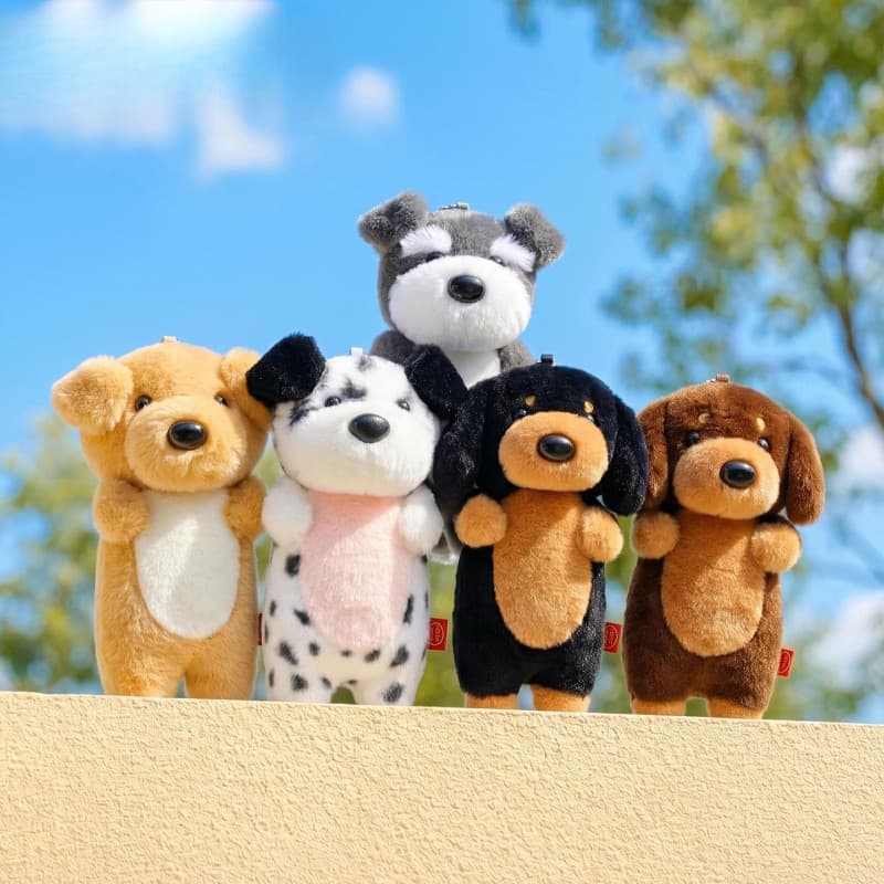 [Autêntico] Pingente de Pelúcia Macio e Fofinho de Família Canina, Chaveiro de Boneco de Cachorro Manchado Divertido e A