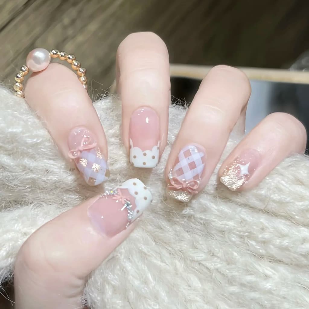 10 peças de unhas postiças curtas artesanais em rosa gelatinoso com efeito olho de gato, reutilizáveis, com laço de fita