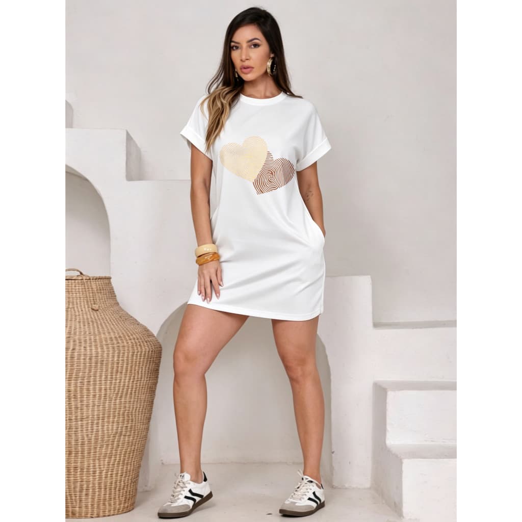 Vestido curto casual feminino com estampa de corações em formato de impressão digital