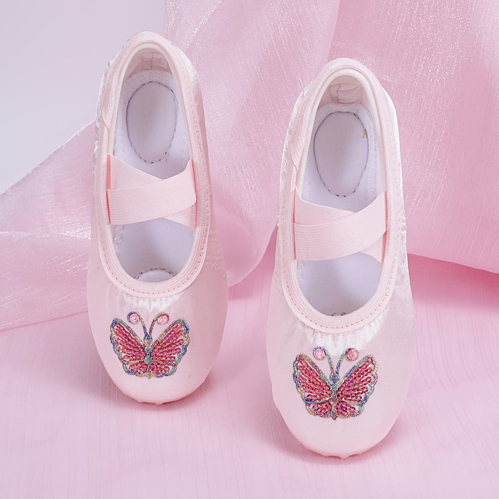 2026 novo estilo cetim bordado sapatos de dança colorido borboleta bordado lantejoulas artesanato crianças Ballet forma