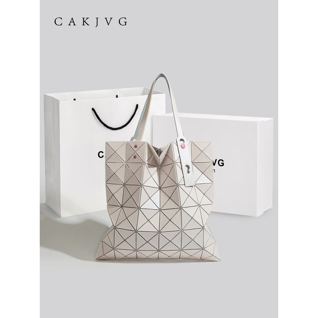 CAKJVG Bolsa Laser Geométrica 2024 Novo Estilo Casual Losango Nicho Bolsa de Ombro Feminina Bolsa de Viagem de Grande Ca
