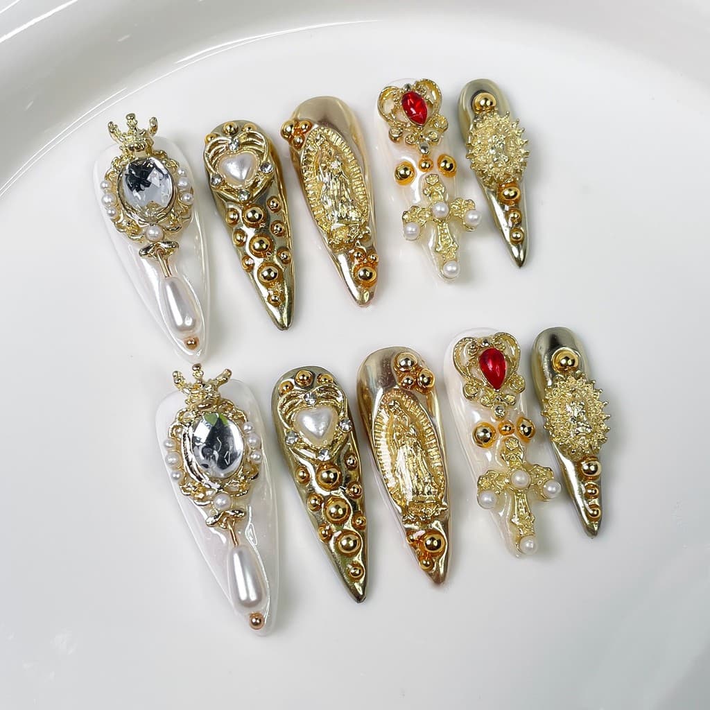 10 Peças De Luxo Retro Tribunal Estilo Artesanal Imprensa Em Unhas Linda Coroa 3D Diamantes Cruz Pérola Ponta Longa Fals