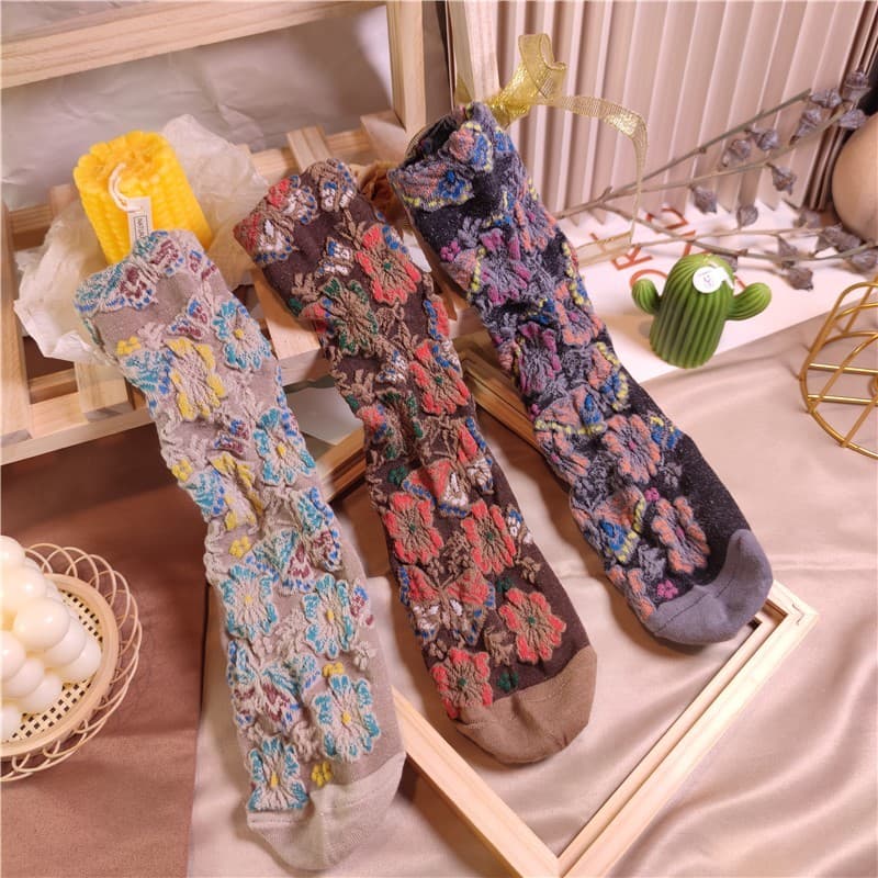 Outono inverno Retro meias femininas estilo japonês estilo palácio tridimensional em relevo senhoras meados de tubo meia