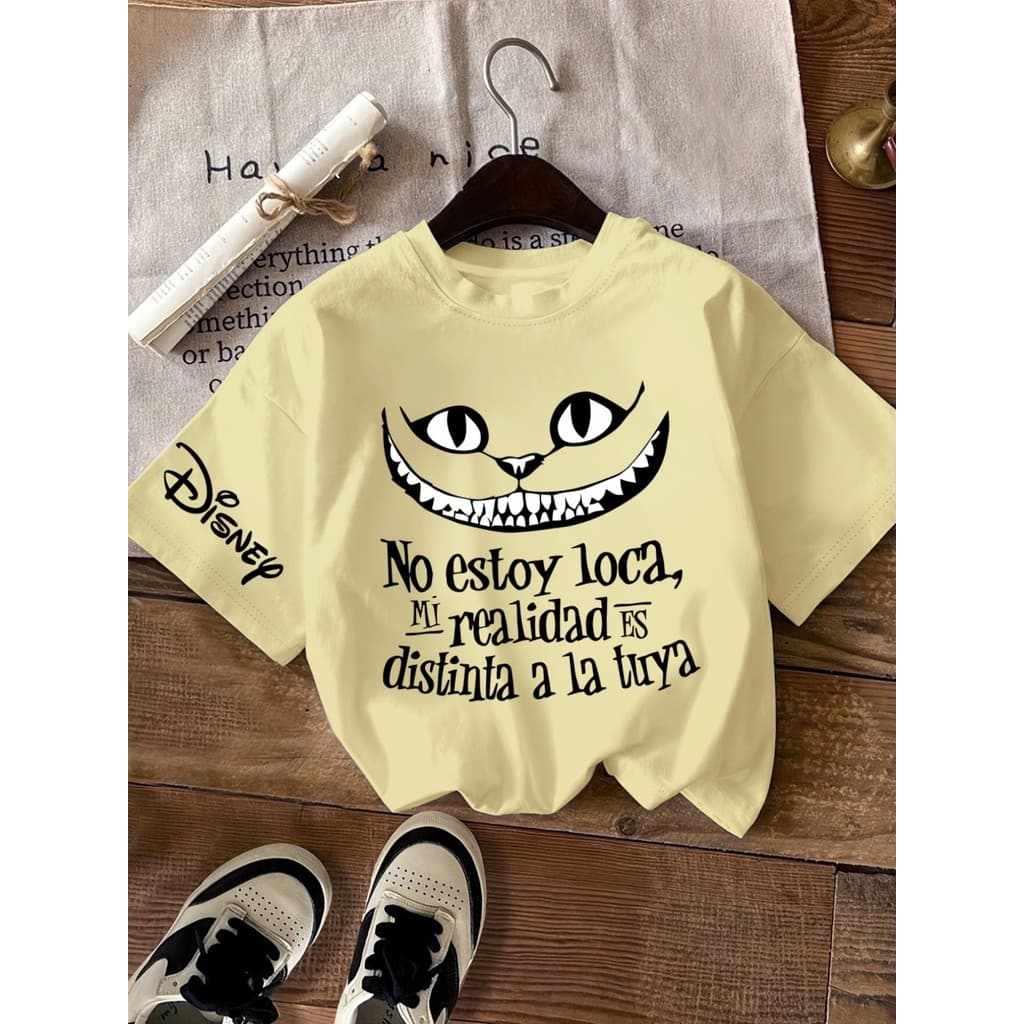 Blusa Camiseta Feminina Padrão com Estampa de Rosto de Gato da , Detalhes de Texto Divertidos, Design Exclusivo, Camis