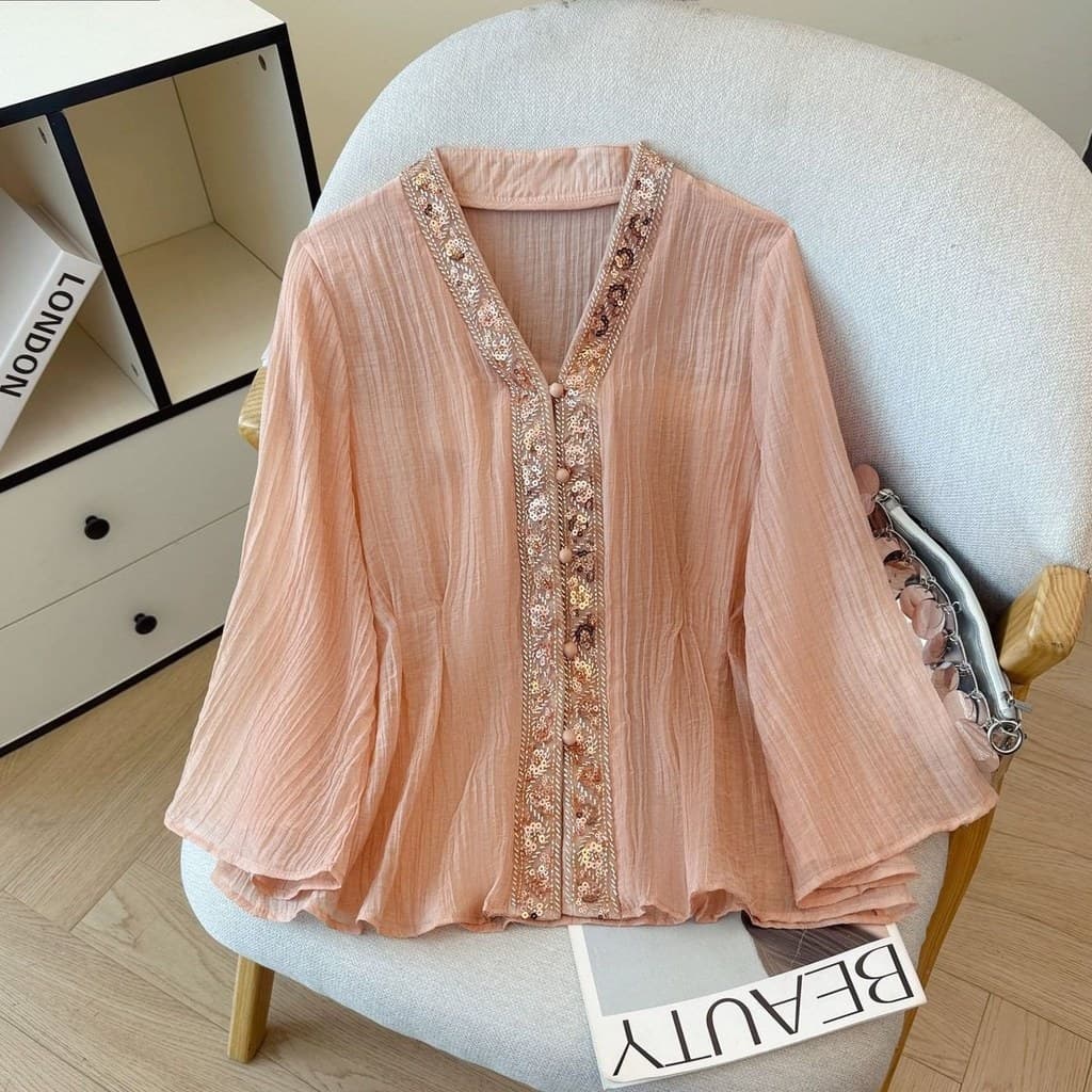 Camisa de Chiffon bordada rosa com decote em V frisada linda camisa pequena 2026 novo estilo High-End luz luxo redução d