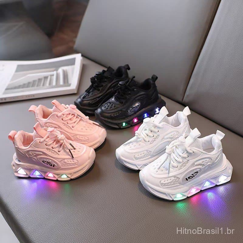 2025 Novo Estilo tênis infantis meninos estudantes casuais sapatos de placa alta meninas sapatos de bebê LED sapatos