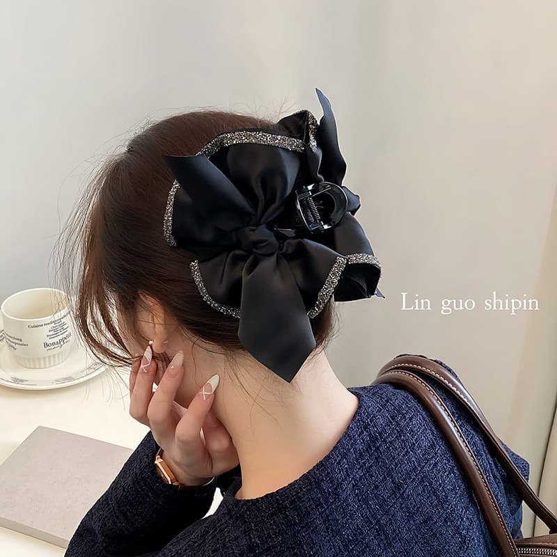 Preto quente diamante Grab Clip feminino High-End cetim Hepburn temperamento arco aumentar o Volume do cabelo