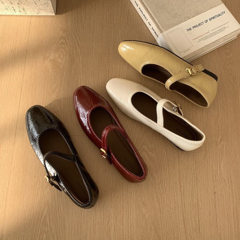2026 verão noite vento suave plana avó colher sapatos na moda sola macia Mary Jane fada com saia pequenos sapatos de cou