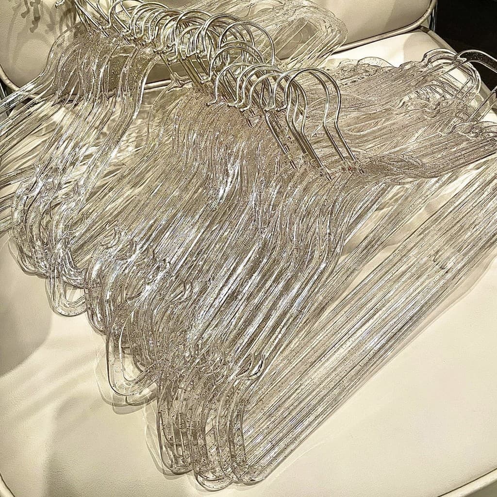 Cabide de acrílico transparente sem marcas, estilo doméstico, adequado para lojas de roupas, atraente, durável e elegant