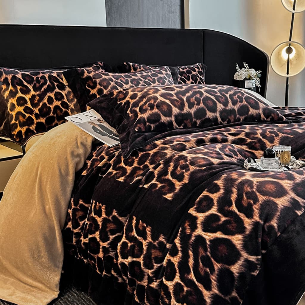 High-End leopardo impressão leite velo conjunto de quatro peças engrossado quente flanela colcha capa mais velo folha de