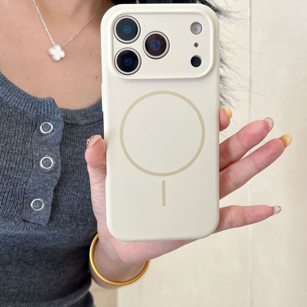 Adequado para iPhone17promax caso de telefone Silicone magnético caso de telefone um botão tudo incluído precisão buraco