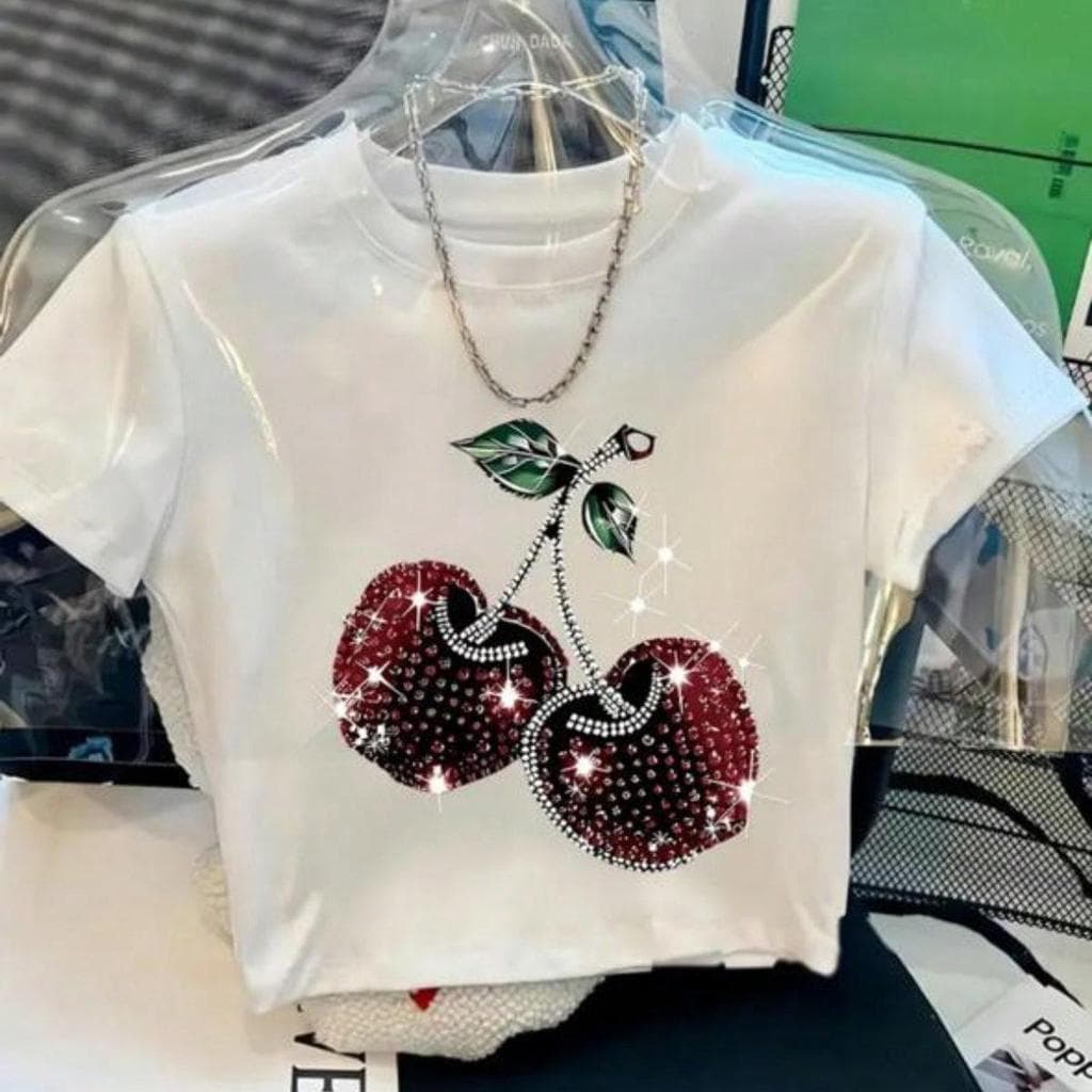 Cropped Feminino Com Estampa De Cereja Top De Gola Redonda Blusinha Curta Com Manga Curta