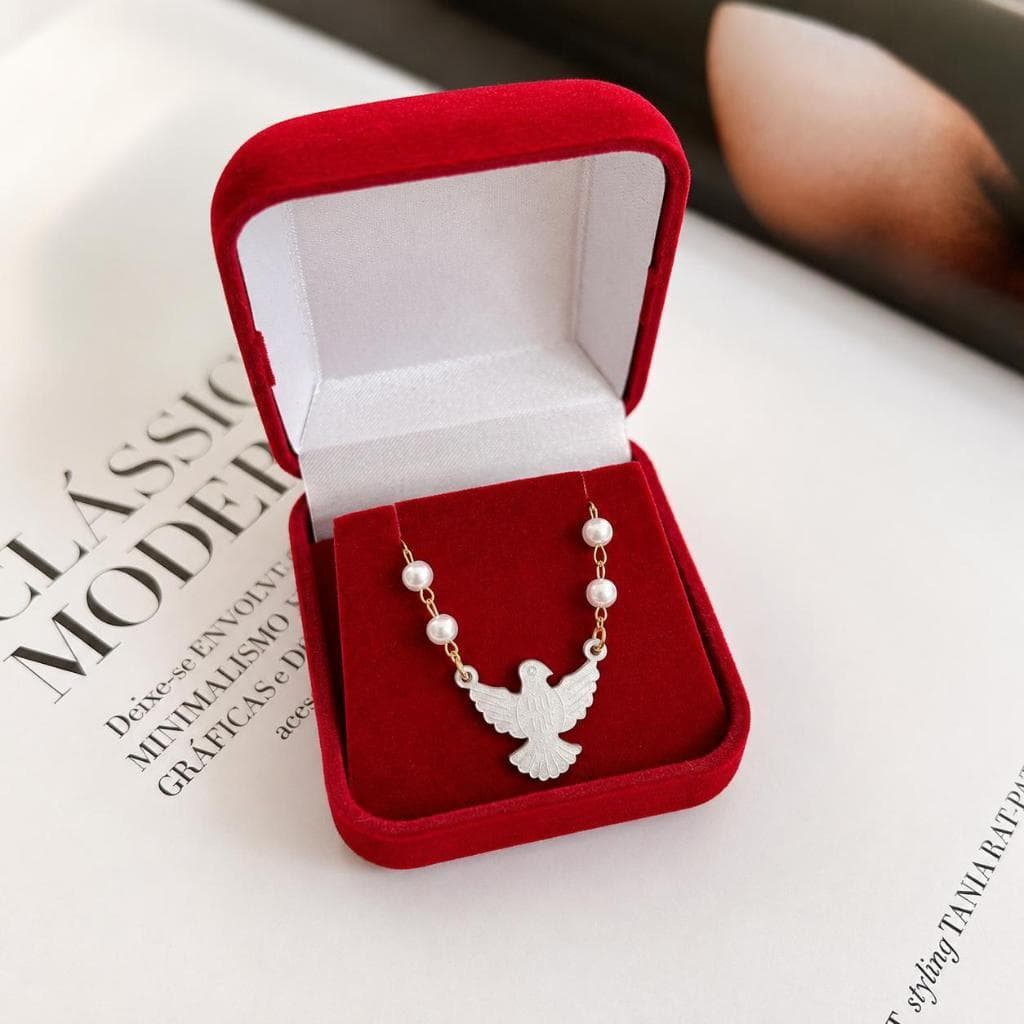 Colar Espírito Santo Feminino Pérolas Banhado a Ouro + Caixinha de Presente