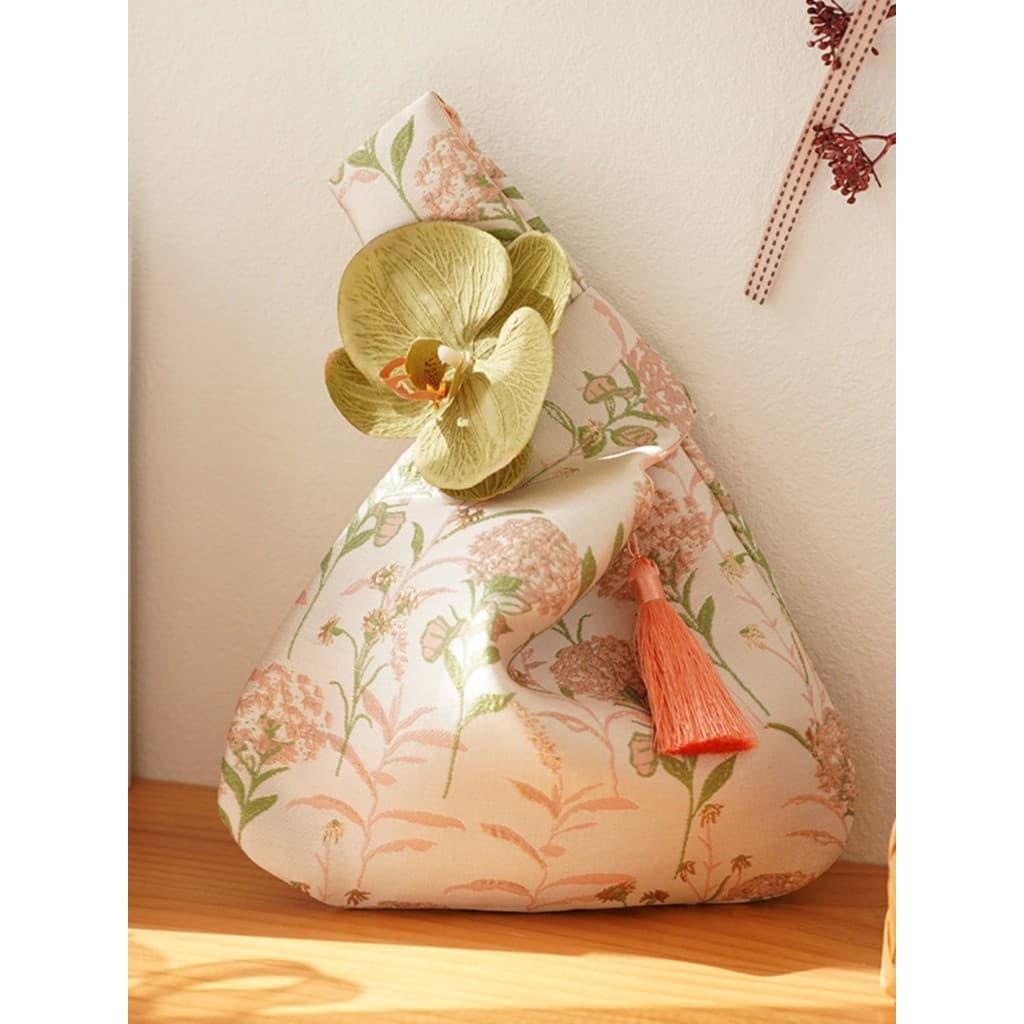 Estilo chinês lembrança sacola dama de honra retorno presente portátil ouro Jacquard caixa de presente saco de doces de