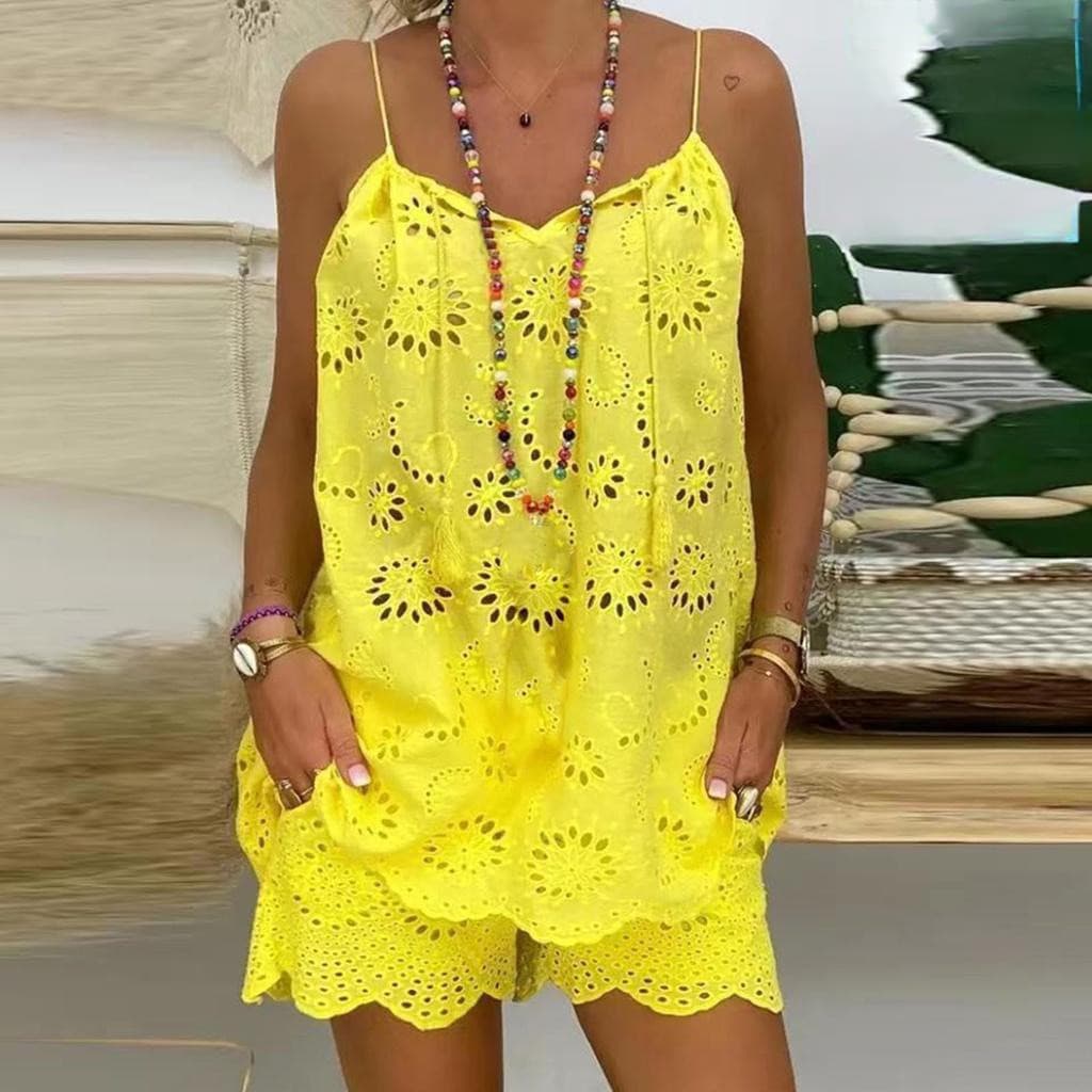 Conjunto de shorts de perna larga com colete de renda vazada
